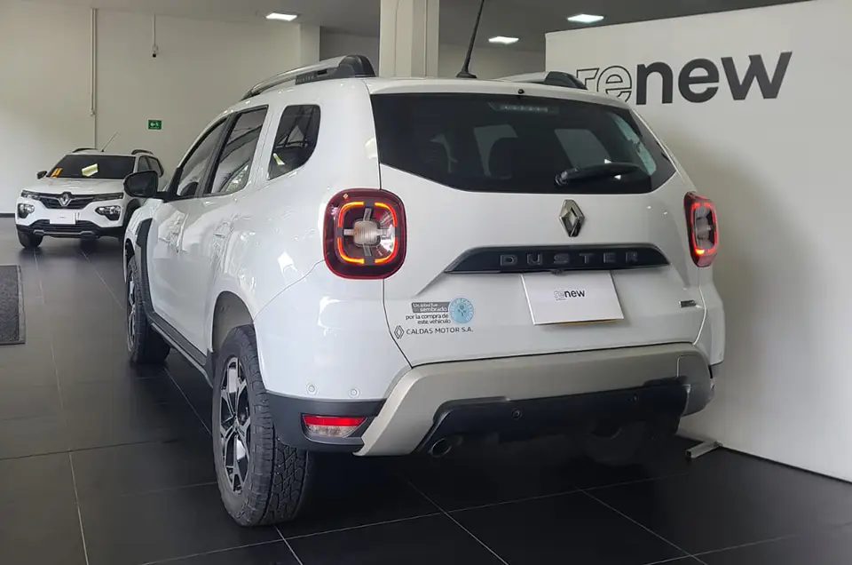 DUSTER ICONIC 1.3T 4X4 MT 9