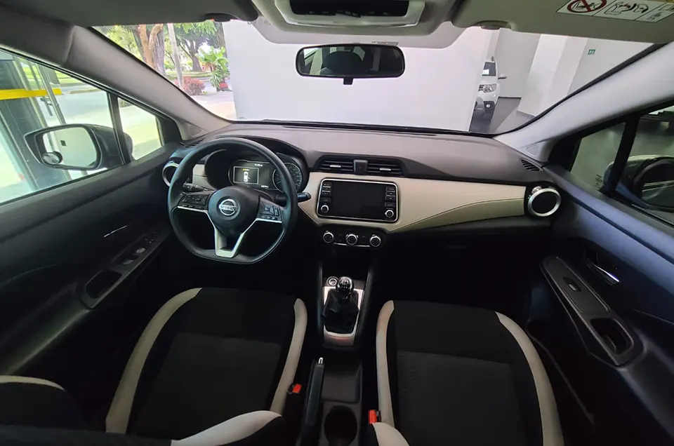 Nissan Versa 8