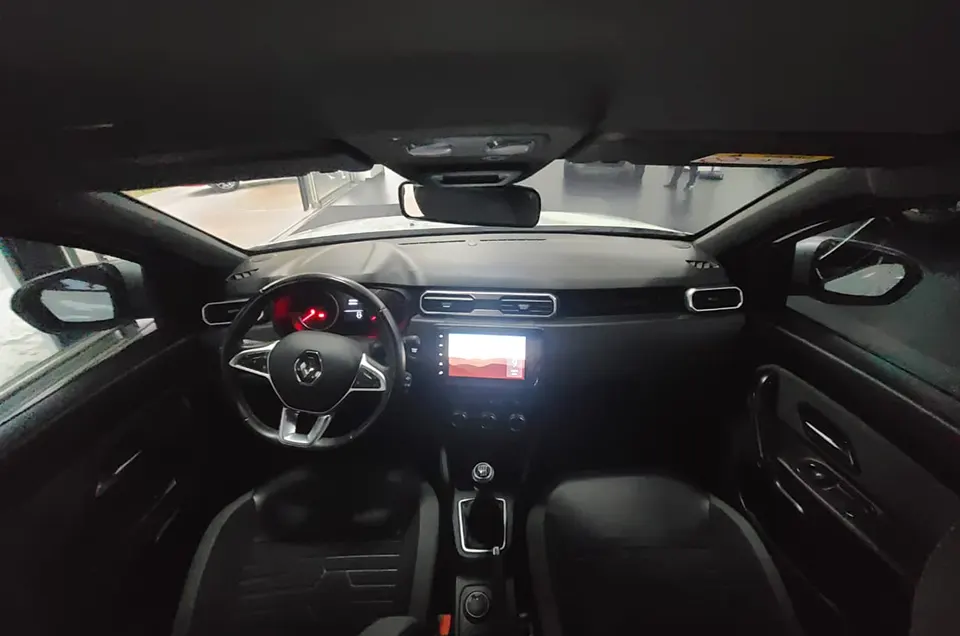 DUSTER ICONIC 1.3T 4X4 MT 2-13