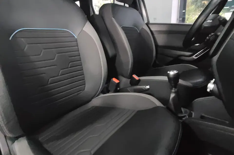 DUSTER ICONIC 1.3T 4X4 MT 2-14