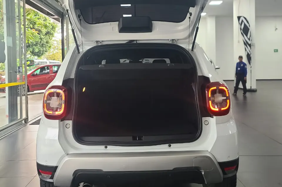 DUSTER ICONIC 1.3T 4X4 MT 2-16