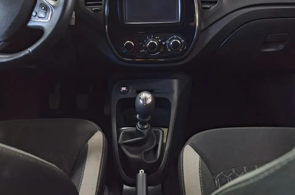 CAPTUR ZEN 2.0 L MT 11