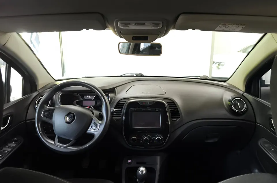 CAPTUR ZEN 2.0 L MT 9