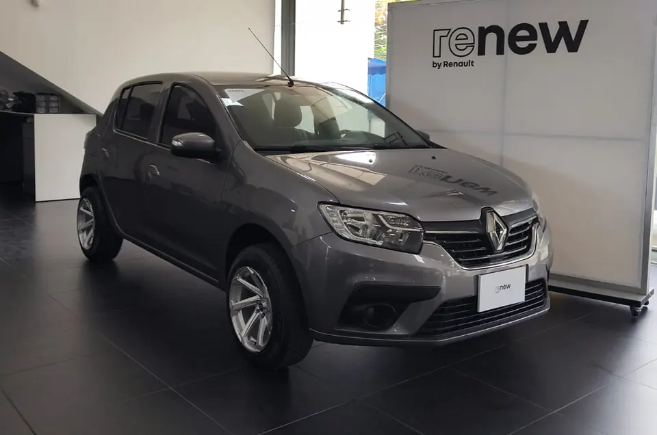 SANDERO LIFE + 8