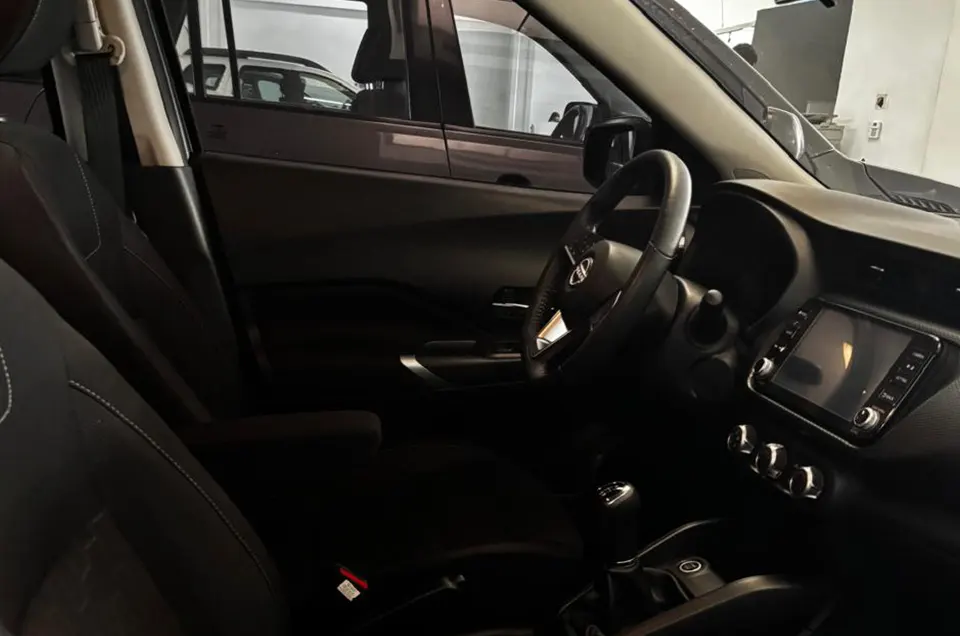 NISSAN KICKS ADVANCE MT 16