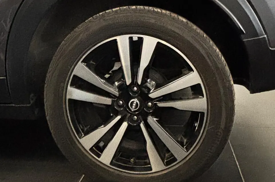 NISSAN KICKS ADVANCE MT 19